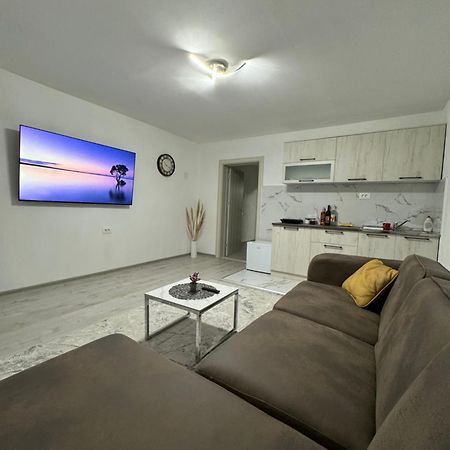 Apartment Airport Dd Mitrovici  外观 照片
