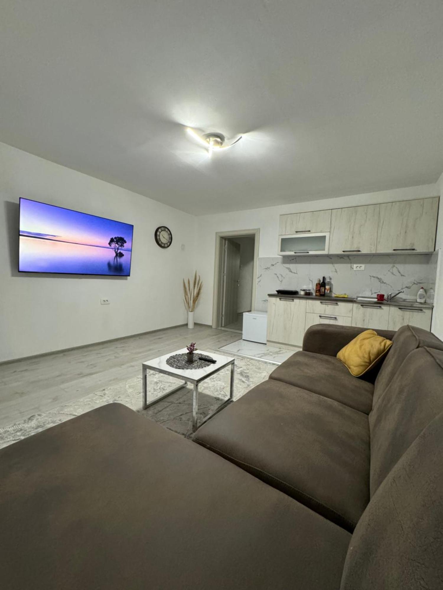 Apartment Airport Dd Mitrovici  外观 照片