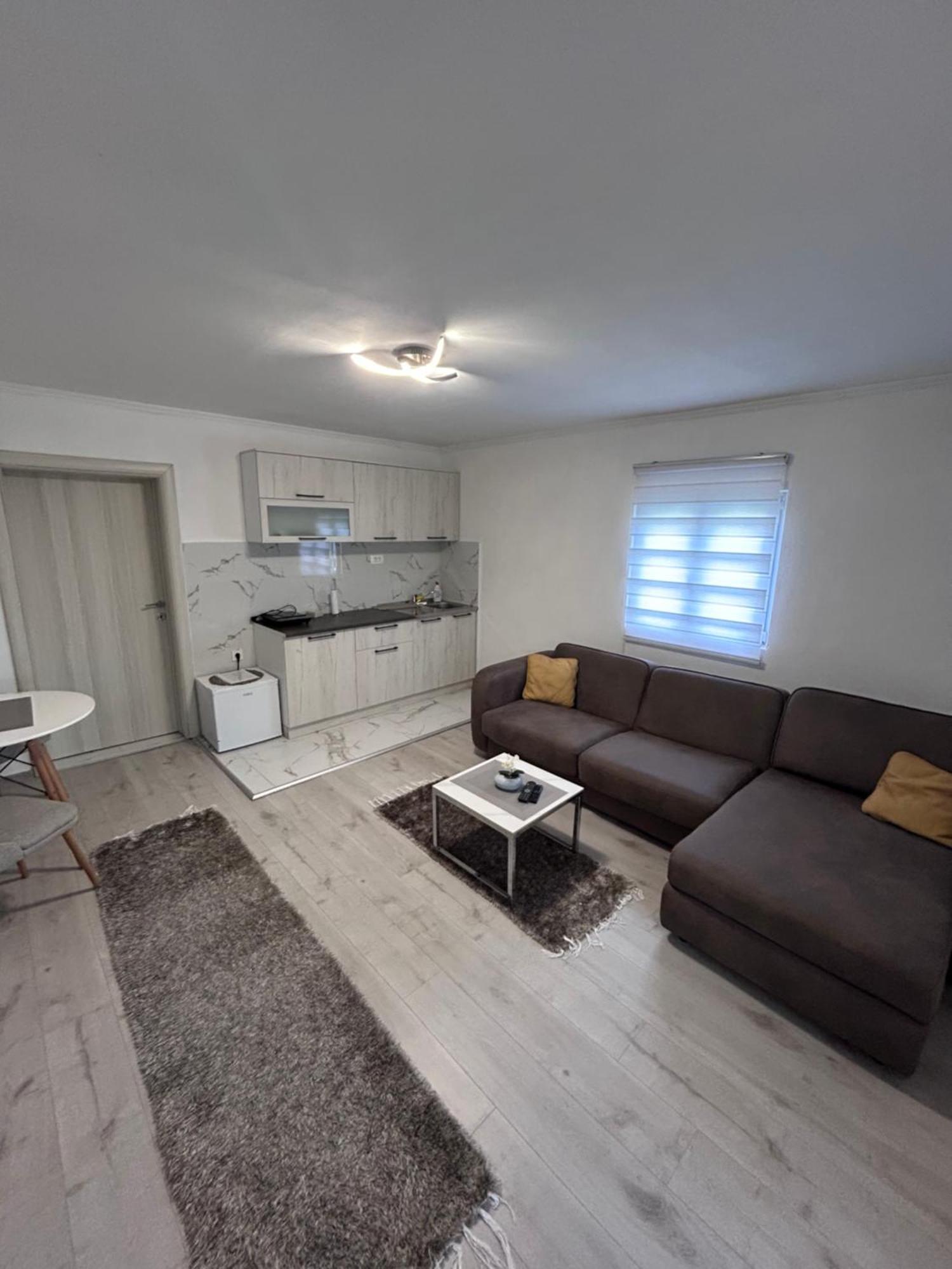 Apartment Airport Dd Mitrovici  外观 照片