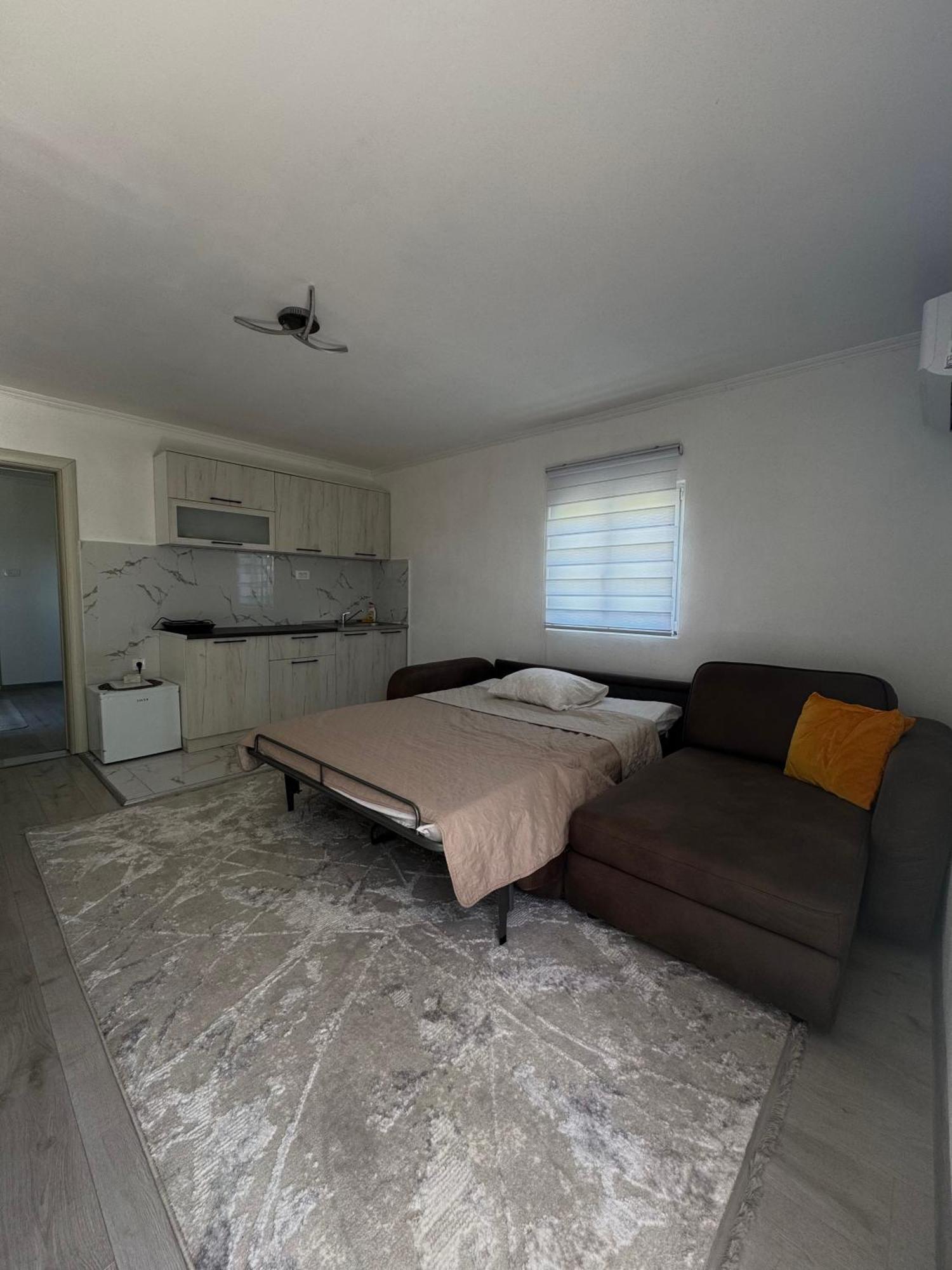 Apartment Airport Dd Mitrovici  外观 照片